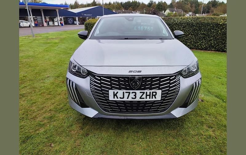 Used Peugeot 208 Allure 101 HP (74 kW) 2024 Grey Hatchback