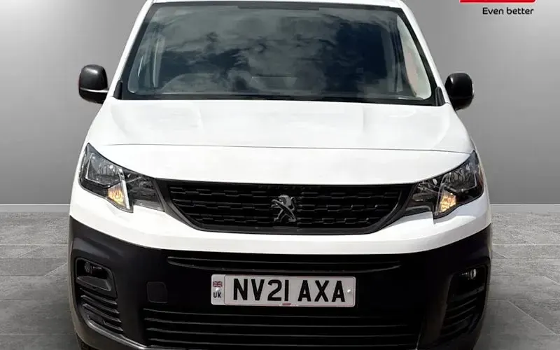 Used Peugeot Partner 102 HP (75 kW) 2021 White MPV