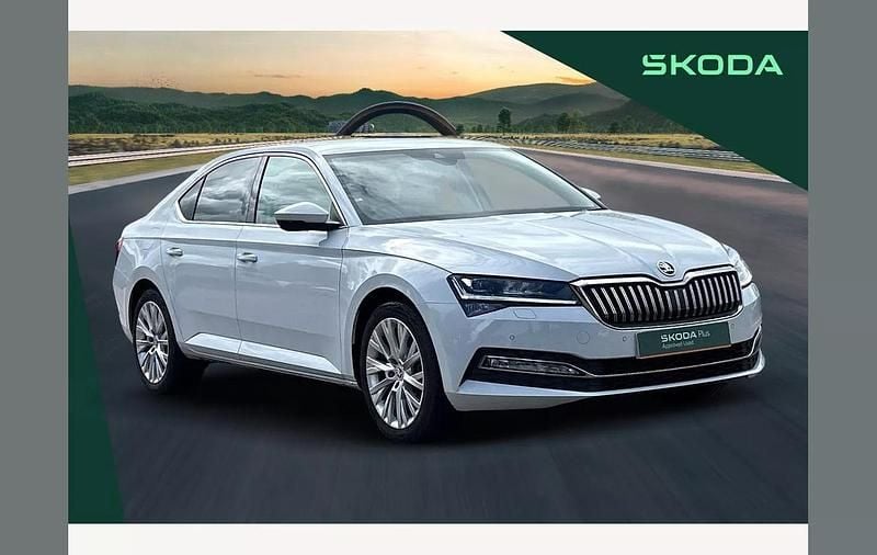 White Used 2023 Skoda Superb SE L Hatchback | £23,895 (Fair price) - Image 1/3