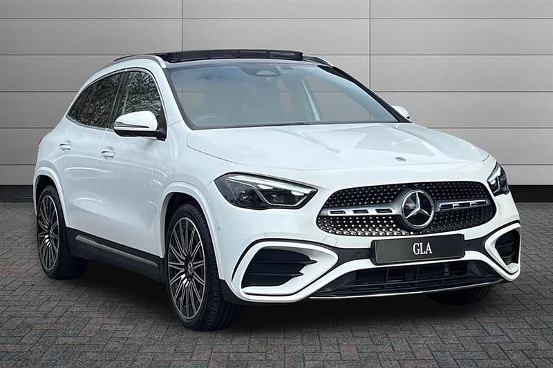 Used Mercedes GLA200 AMG Line Premium Plus 150 HP (110 kW) 2024 White SUV