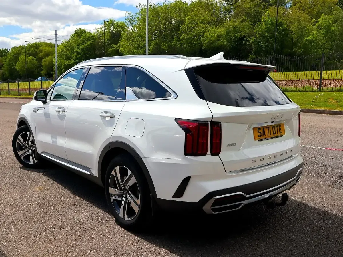 Used Kia Sorento 201 HP (147 kW) 2021 White SUV
