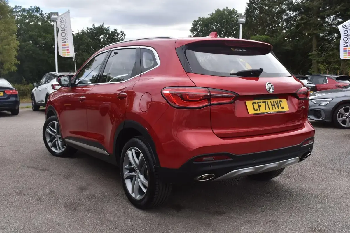 Used MG HS Excite 162 HP (119 kW) 2021 Red SUV