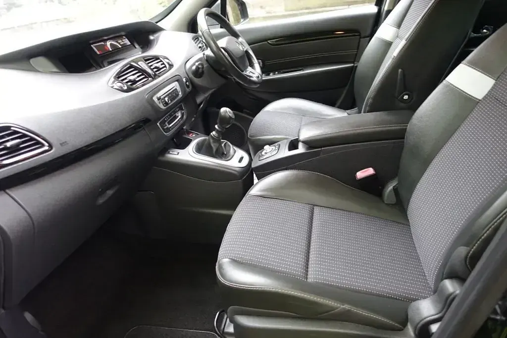 Używany Renault Scénic III Dynamique 110 KM (80 kW) 2016 Czarny Minivan