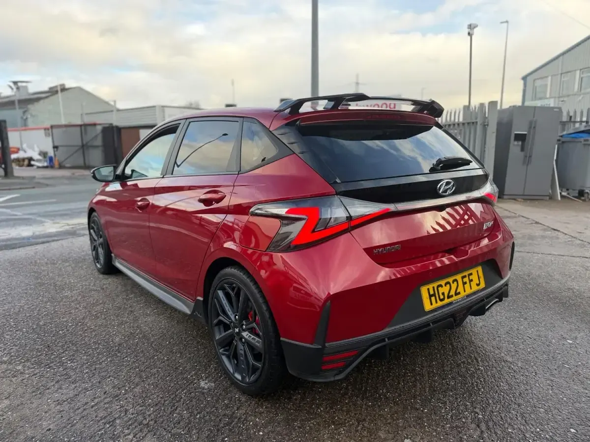 Käytetty Hyundai i20 204 HP (150 kW) 2022 Punainen Viistoperä