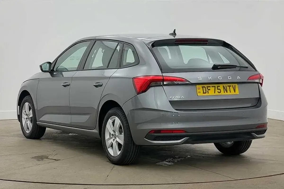 New Skoda Scala SE 85 HP (62 kW) 2025 Graphite grey metallic Hatchback