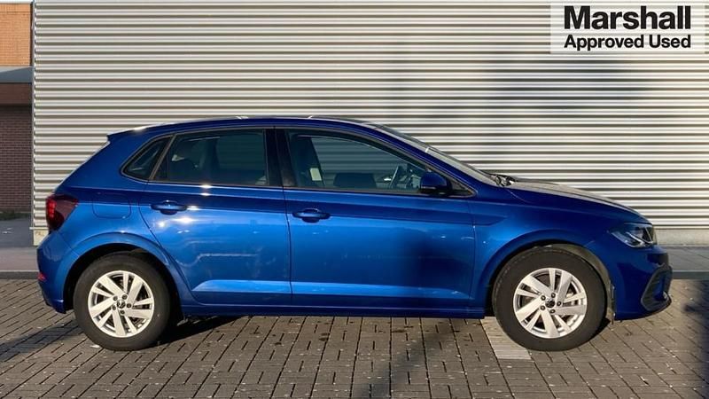 Used VW Polo Life 95 HP (69 kW) 2022 Reef blue metallic Hatchback