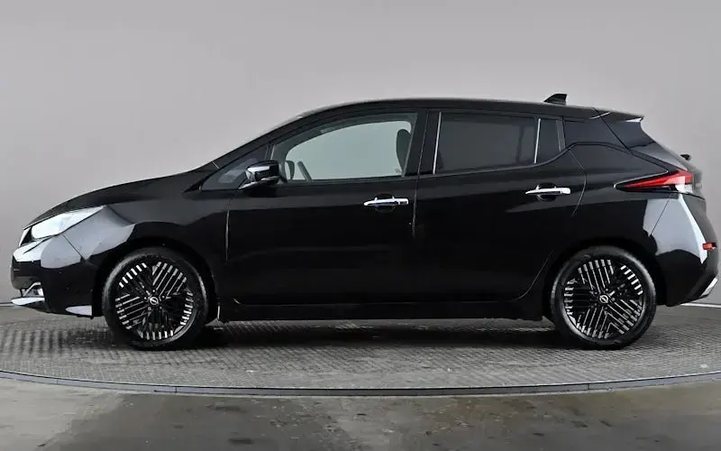 Used Nissan Leaf N-Connecta 110 kW (150 HP) 2025 Hatchback