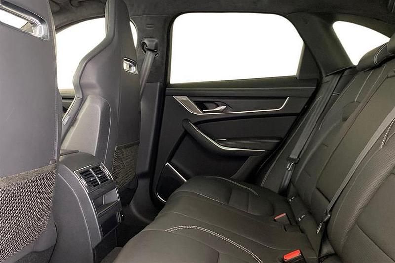 Used Jaguar F-Pace R-Dynamic 204 HP (150 kW) 2023 Fuji white SUV