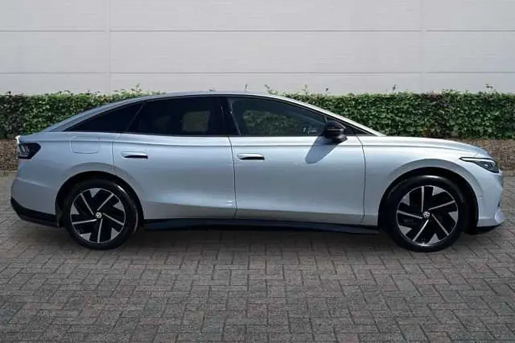 New VW ID.7 Pro 210 kW (286 HP) 2026 Silver Hatchback