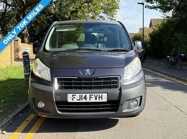 Begagnad Peugeot TePee 130 HK (95 kW) 2014 Grå Minibuss