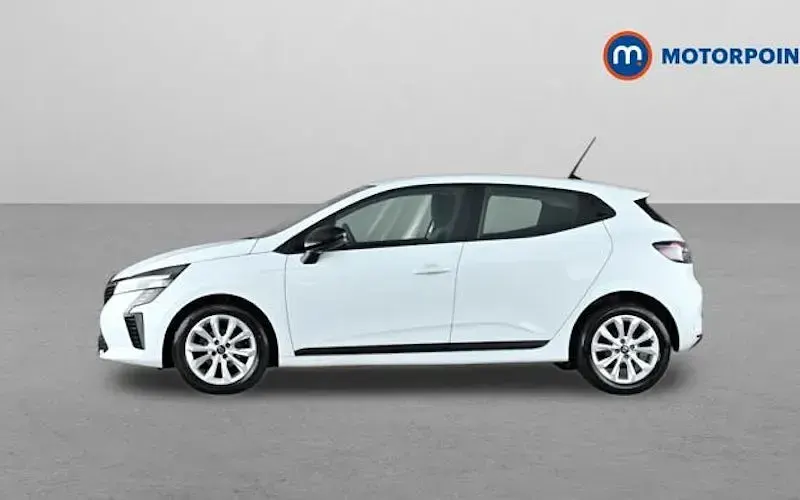 Used Renault Clio Evolution 90 HP (66 kW) 2024 White Hatchback