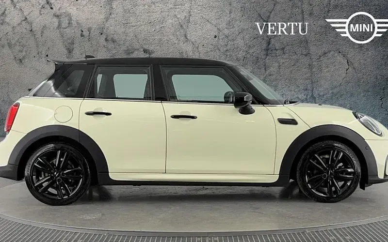 Used Mini Cooper Sport 136 HP (100 kW) 2022 Pepper white Hatchback