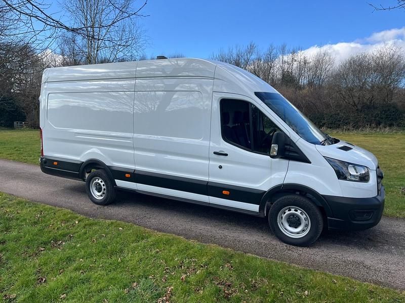 Nouă Ford Transit 130 CP (95 kW) 2025 Alb Van