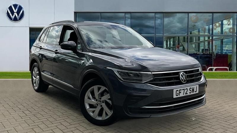 Dolphin grey metallic black Used 2022 VW Tiguan Life SUV | £19,209 (Fair price) - Image 1/4