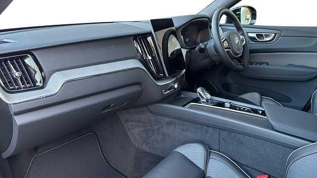 Used Volvo XC60 Plus 345 HP (253 kW) 2026 Grey SUV