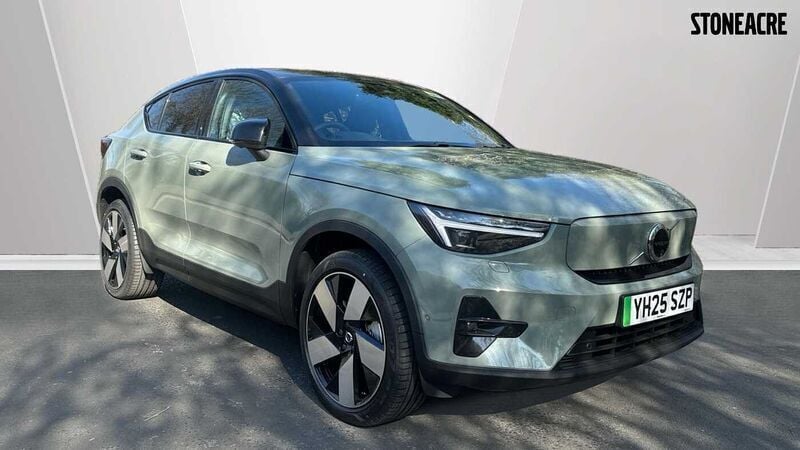 Green New 2025 Volvo EC40 Ultra SUV | £49,995 (Expensive) - Image 1/3