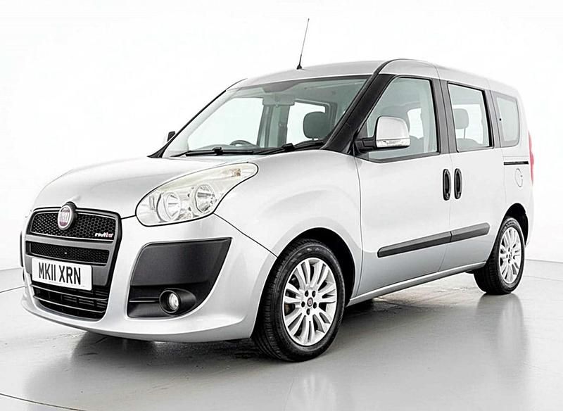 Used Fiat Doblò 105 HP (77 kW) 2011 Grey MPV