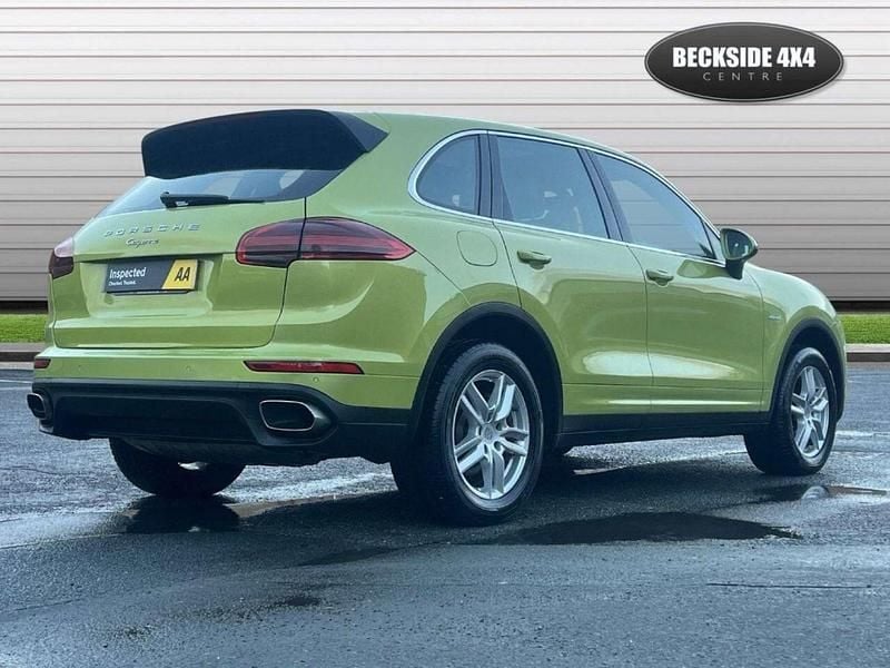 Used Porsche Cayenne 262 HP (192 kW) 2015 Green SUV
