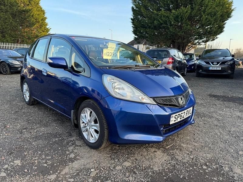 Second-hand Honda Jazz ES 99 CP (72 kW) 2012 Albastru Hatchback