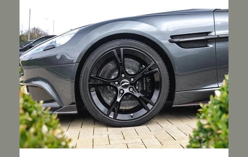 Used Aston Martin Vanquish 595 HP (437 kW) 2018 Grey Coupe