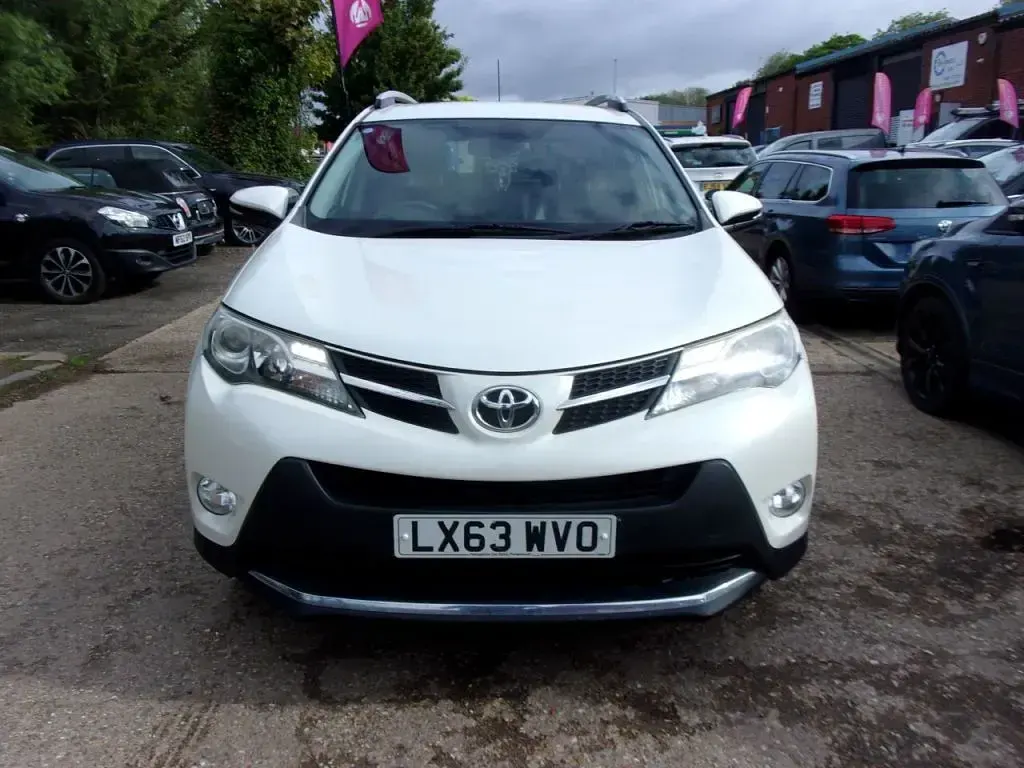 Used Toyota RAV4 150 HP (110 kW) 2013 White SUV