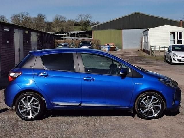 Used Toyota Yaris 100 HP (73 kW) 2020 Hatchback