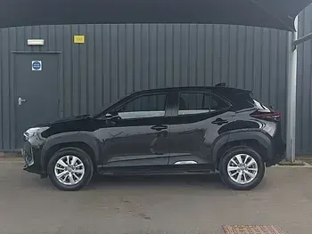 Used Toyota Yaris Hybrid 116 HP (85 kW) 2024 Black Estate