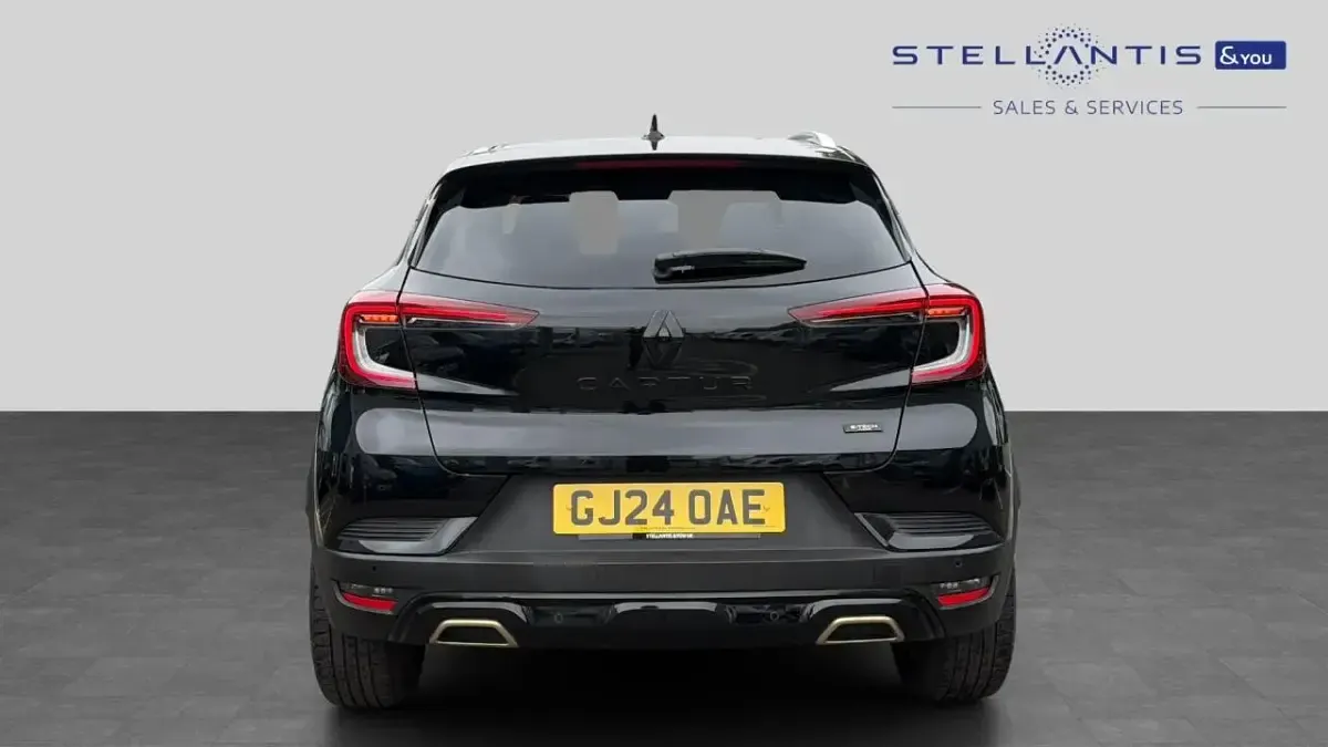Second-hand Renault Captur Engineered 140 CP (102 kW) 2024 Negru SUV