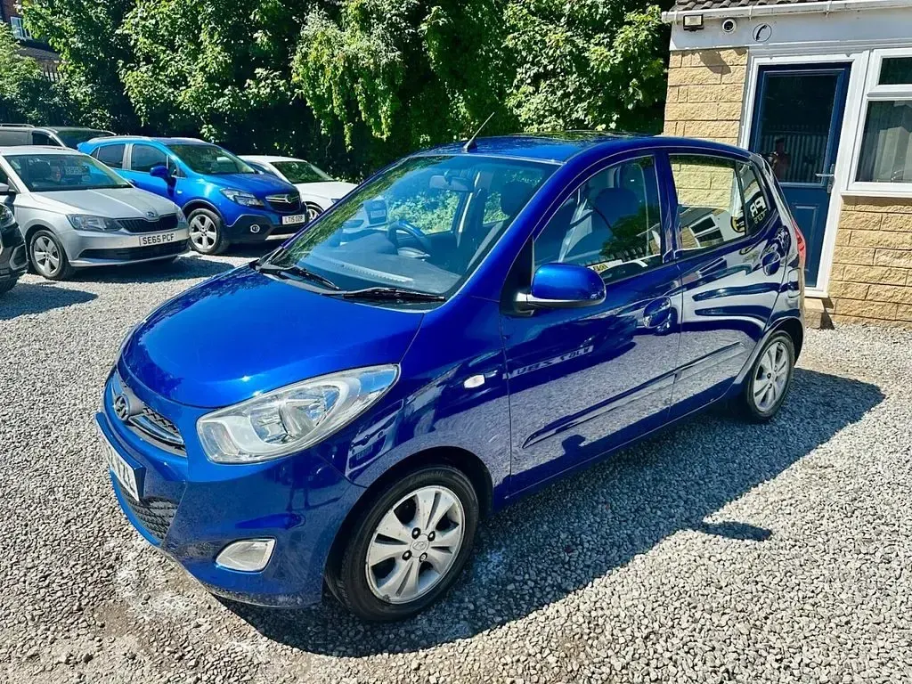 Used Hyundai i10 Style 86 HP (63 kW) 2012 Blue Hatchback