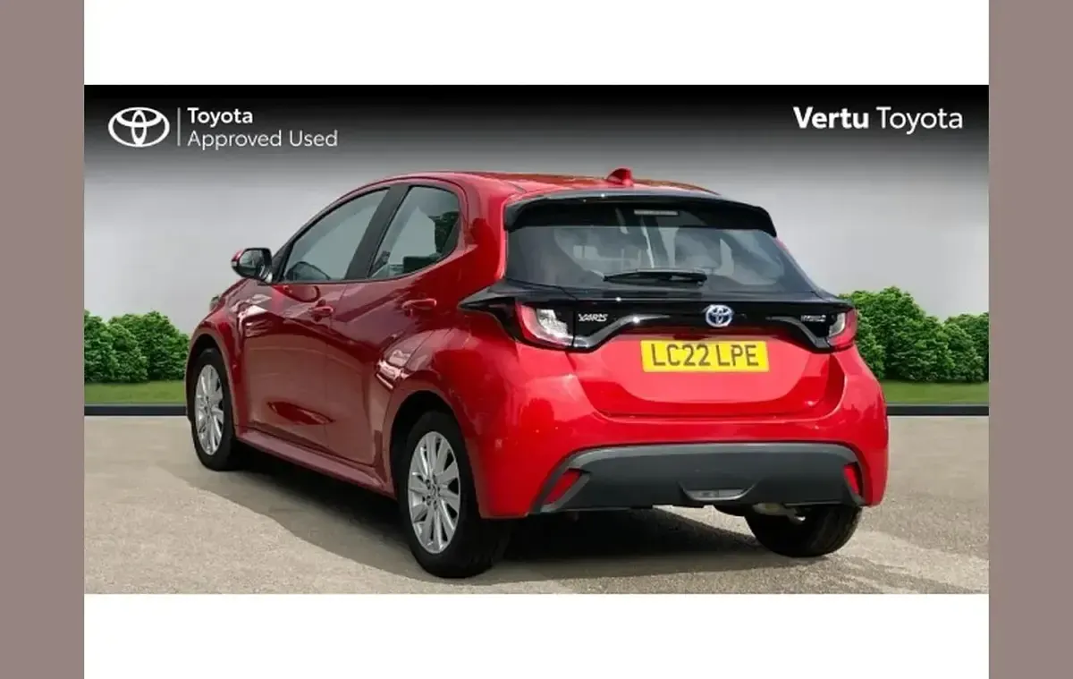 Used Toyota Yaris 116 HP (85 kW) 2022 Red Hatchback