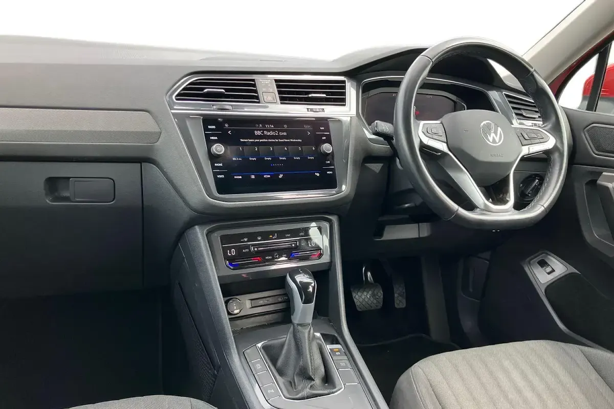 Used VW Tiguan Allspace Pro 150 HP (110 kW) 2023 Red SUV