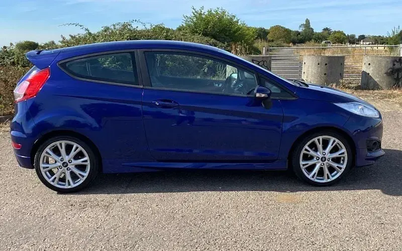 Used Ford Fiesta Zetec 125 HP (91 kW) 2013 Blue Hatchback