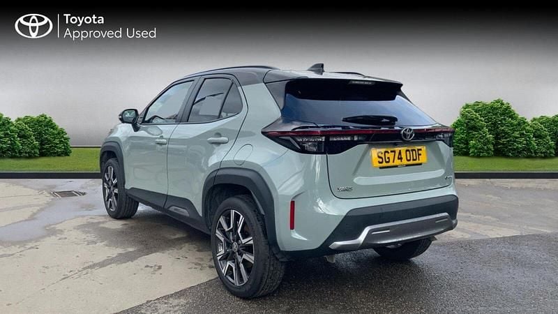 Used Toyota Yaris Hybrid Edition 130 HP (95 kW) 2024 Urban khaki bitone SUV