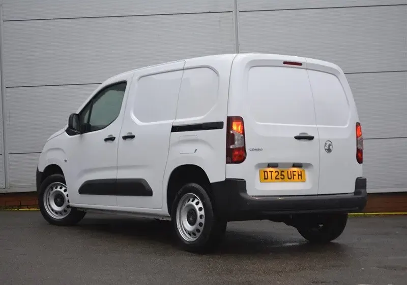 New Vauxhall Combo S 2025 White MPV