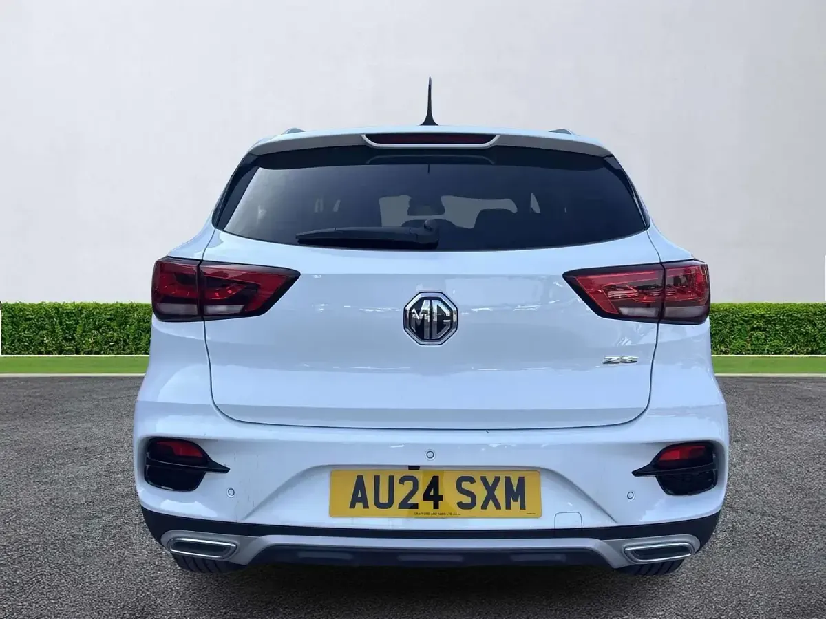 Used MG ZS Exclusive 2024 White SUV