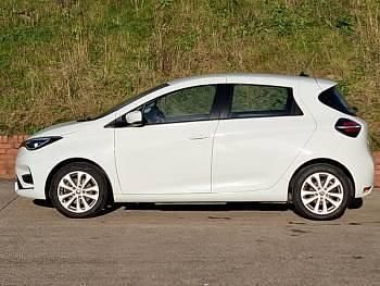 Used Renault Zoe SE 80 kW (110 HP) 2022 White Hatchback