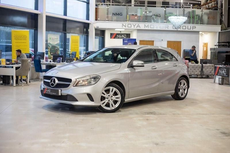 Used Mercedes A180 109 HP (80 kW) 2017 Silver Hatchback