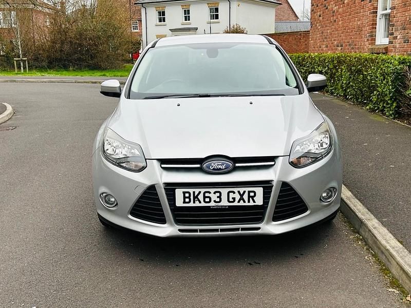 Used Ford Focus Zetec 2013 Silver Hatchback