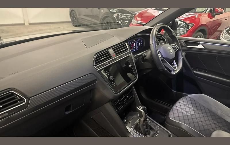 Used VW Tiguan R-line 150 HP (110 kW) 2022 Deep black pearl SUV