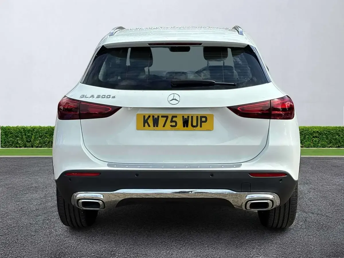Używany Mercedes GLA200 Executive 2026 Biały SUV