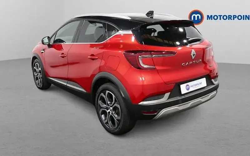 Used Renault Captur Techno 160 HP (117 kW) 2022 Red/black SUV