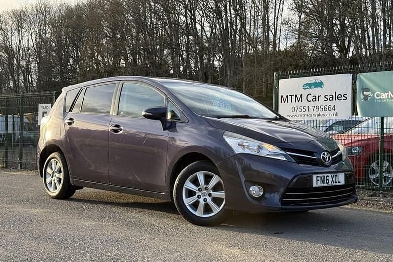Used Toyota Verso 132 HP (97 kW) 2016 Blue MPV