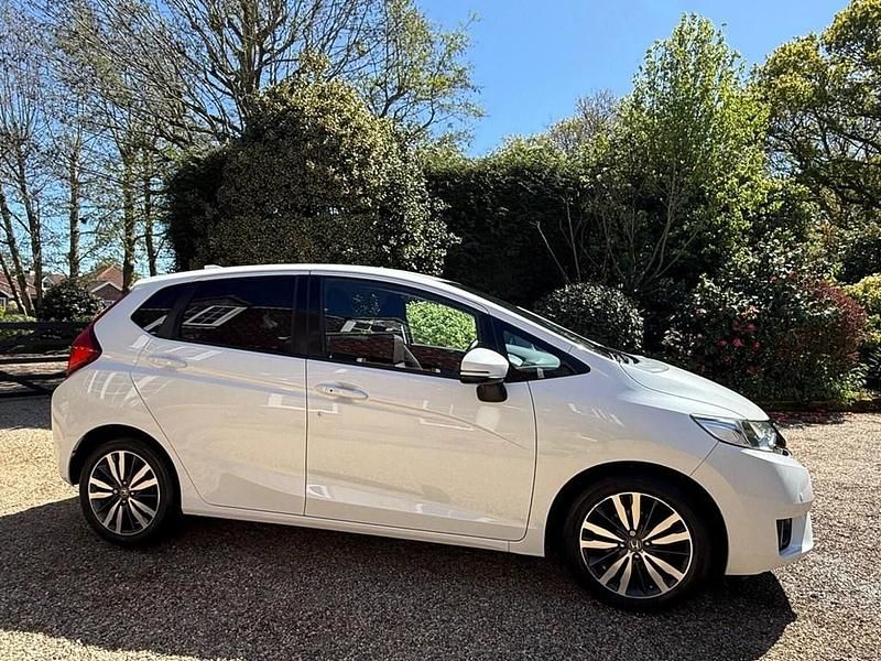 Używany Honda Jazz EX 102 KM (75 kW) 2016 Biały Hatchback