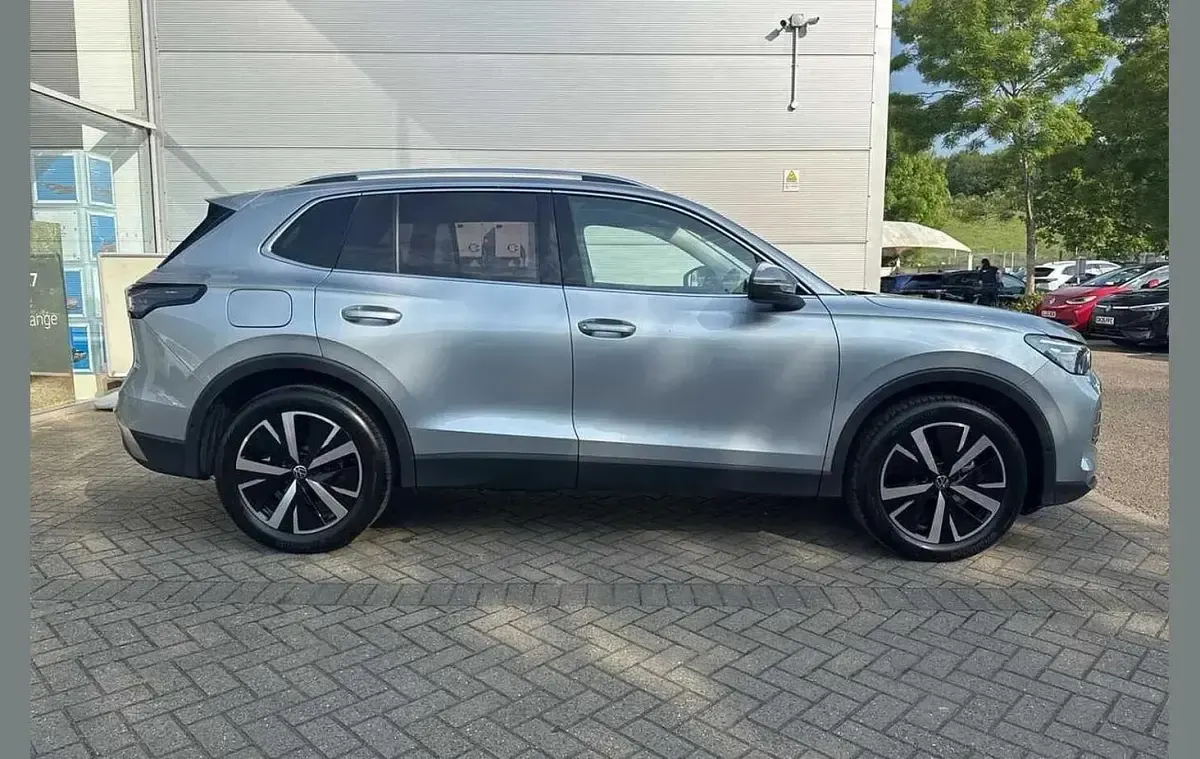 Used VW Tiguan Elegance 147 HP (108 kW) 2026 Silver SUV