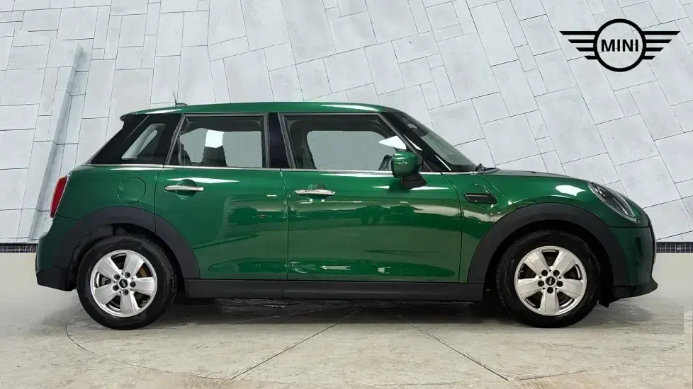 Used Mini ONE Classic 101 HP (74 kW) 2022 Green Hatchback