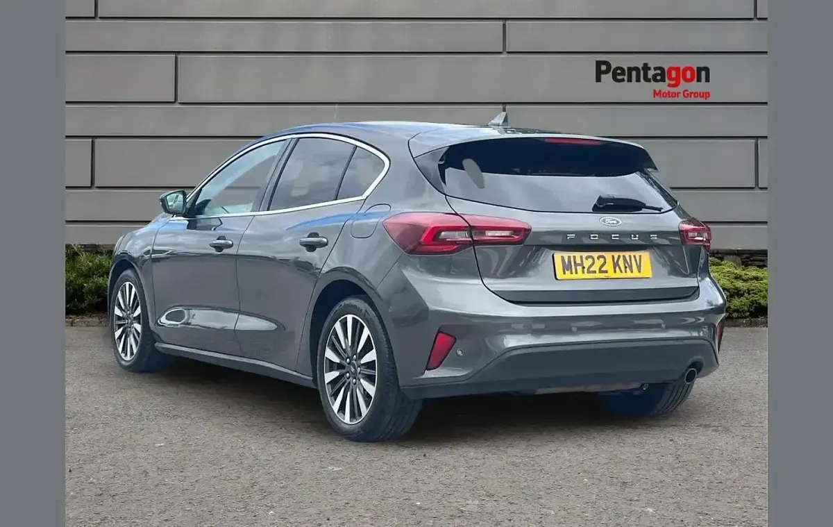 Used Ford Focus Titanium 123 HP (90 kW) 2022 Grey Hatchback