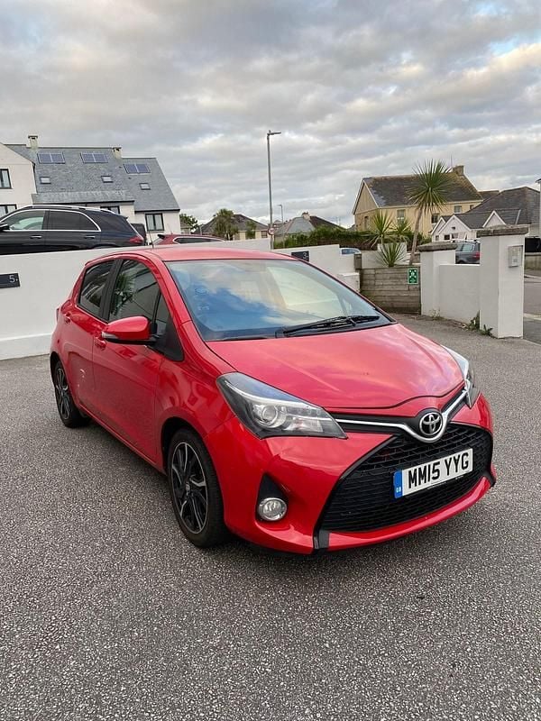 Red Used 2015 Toyota Yaris Sport Hatchback | £4,995 (Good price) - Image 1/4