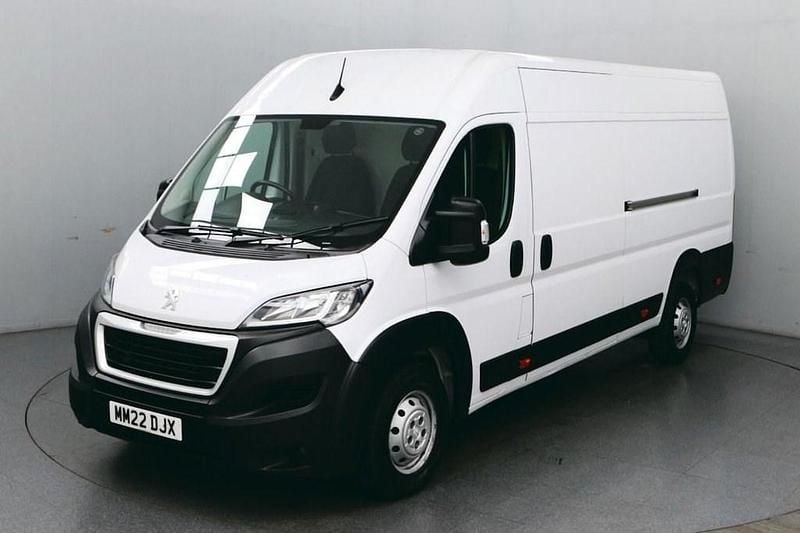 Used Peugeot Boxer 140 HP (102 kW) 2022 White Van