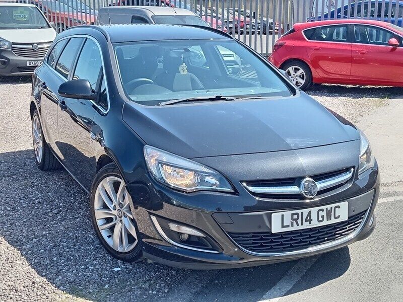 Black Used 2014 Vauxhall Astra SRi Hatchback | £2,895 (Fair price) - Image 1/4