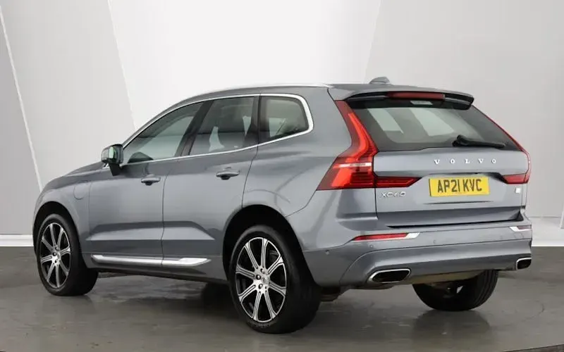Used Volvo XC60 Inscription 390 HP (286 kW) 2021 Osmium grey SUV